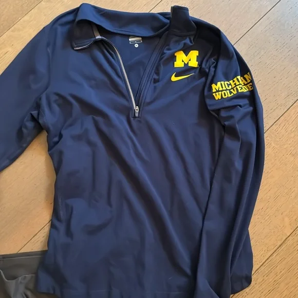 Nike x Michigan pullover and leggings- 2 for 1 deal - Picture 2 of 5